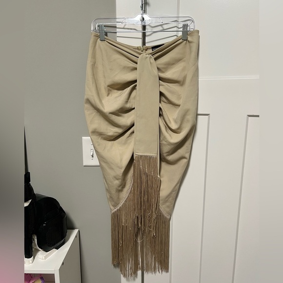 PrettyLittleThing Beige Fringe Skirt - Picture 2 of 4